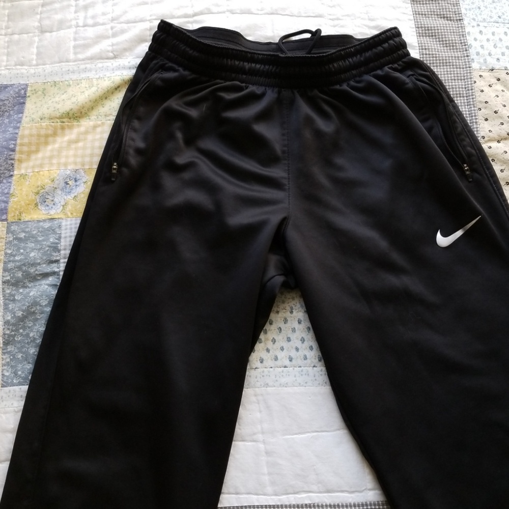 XL Nike Therma-Fit Joggers